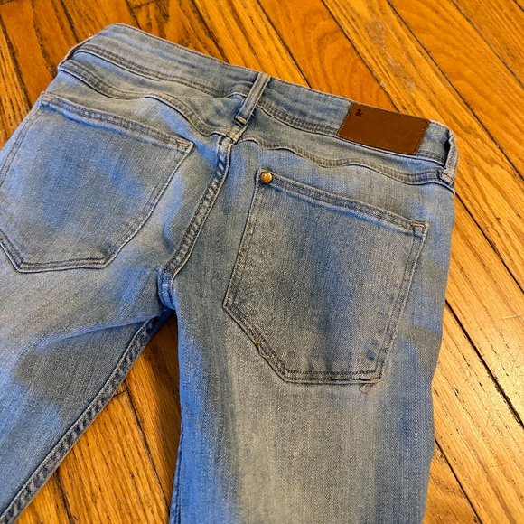 H&M Super Skinny Low Waist Light Wash Jeans (Size: 26/32) - Picture 9 of 10
